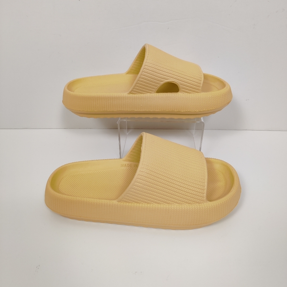 Women's Yellow Slide Sandals NEW Size EU 36-37 Summer Vacation Beach Resortwear